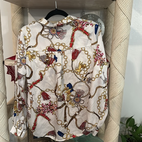 Long sleeve gold and white chain print button down - Picture 4 of 4